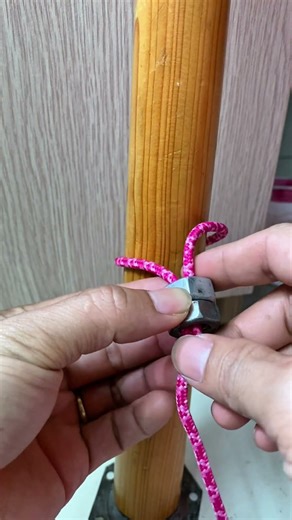 Quick knot, with the help of a nut #shorts #tips #diy