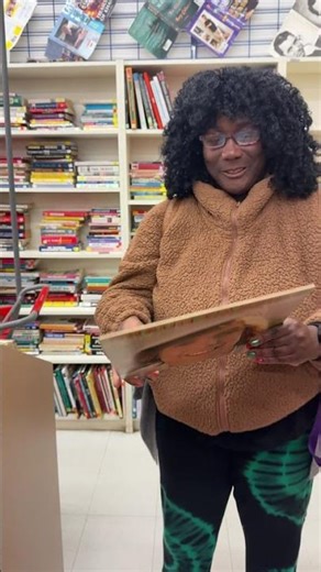 Mother-Daughter Thrift Haul | Cozy Reads, Festive Finds & Fits 📚🎄👗