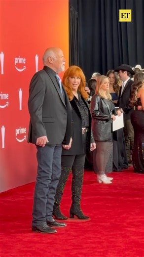 Reba McEntire has the support of boyfriend Rex Linn as she hosts her 18th ACM Awards. ❤️ | Entertainment Tonight