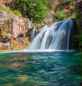 These waterfalls are truly Arizona's hidden gems 😎 Details: http://bit.ly/2vB1U18 Like Trips To Discover AZ for more! "Keep AZ beautiful, respect these places 🌵" | Trips To Discover AZ