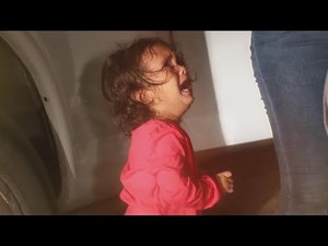 Photographer Who Took Heartbreaking Shot of Crying Migrant Child Speaks Out