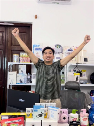 Mừng Tạp hoá PewPew đạt 1 triệu người theo dõi trên Shopee sau 1 năm quằn quại. Chân thành cảm ơn quý nền tảng, quý đối tác, quý khách hàng đã đồng hành cùng Tạp hoá PewPew tạo nên cột mốc này. #pewpew #taphoapewpew