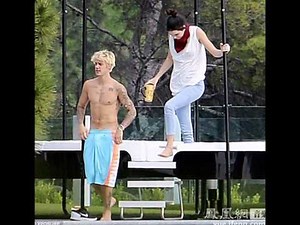 JUSTIN GOES COMMANDO TO PROVE HE'S PACKIN'