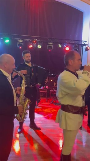 #FormatiaRapsodia #Lamanastiredelemn #for #foryou #Brasov #nunta #formatienunta