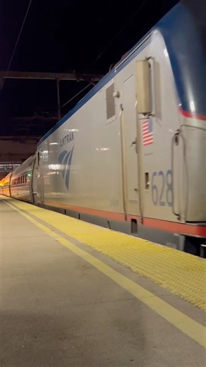 Amtrak train 67 giving a quiet horn salute @ Route 128 #train #amtraktrain #amtrak