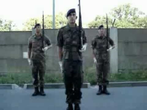 Bundeswehr Wachbataillon Drill-Team mit Karabiner 98k