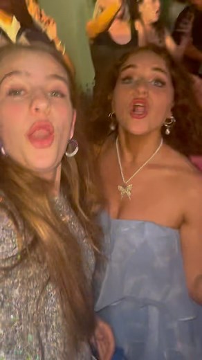 😱omg #erastour blowing our minds in Sydney. @instagram vip box. Ps it’s been amazing to meet some of you here too 👋🏻😊 with @sockie.norris thank you @meta @kirstwilsonkw | The Norris Nuts