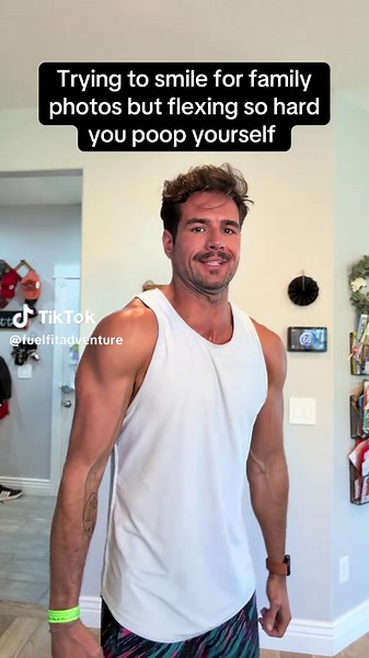 When you finally put on a little bit of muscle, there’s an unspoken rule that kicks in—family photo time means flex time. You can’t just stand there like it’s a regular picture anymore. Nope, every pose becomes a subtle bicep check or a casual chest pop. Sure, there’s a high risk you’re gonna poop yourself mid-flex, but come on, it’s worth the risk, isn’t it?