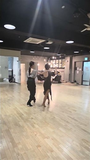 Cha ChaCha Lock Step. 여성 춤선 이쁘게 만들어 보아요~~하하하하하