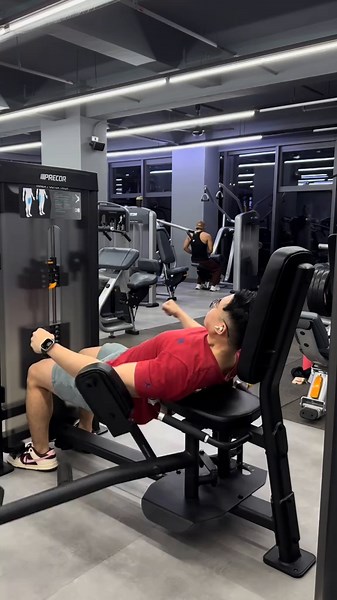 Lateral raises on the precor abductor machine! Hits pretty good 😊👍🏻 #precor #abductor #abductormachine #fittok #gymtok #fyp #foryou #fittokph #gymtokph #anytimefitness #anytimefitnessphilippines #lateralraises #natty #cutting