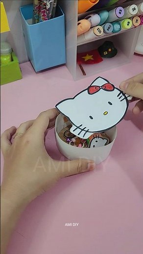 làm chiếc hộp Hello Kitty nè
