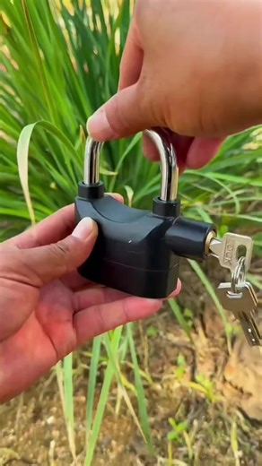 กุญแจกันขโมยเสียงไซเรน 110dB ป้องกันบ้าน