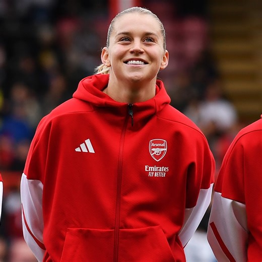 “The sky is the limit.” 🌟 A behind-the-scenes look into Alessia Russo’s growth from signing with Arsenal to now, told only on The Dispatch 🎙️ Listen now 🎧: https://arsn.al/5cDp4CL | Arsenal Women