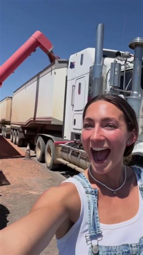 Harvest crew wanted NOW! Experienced truck drivers, header chaser & machinery opt Dm t.me/Onelover45