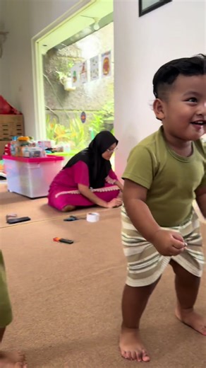 Divideo Isin yang Gak Didelok Mama