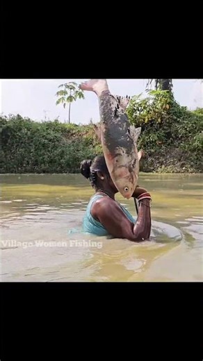 Hanshda Video Incredible Village Women Fishing#reels #Fishing #Women #hunting
