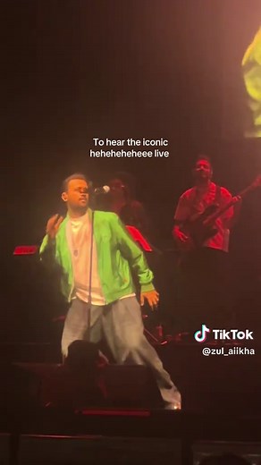Aadat — Atif Aslam live in Manchester