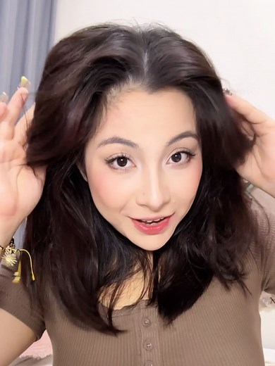 Yes, Halovida is the dry shampoo you are looking for. It‘s no white residue, transparent and will not make your scalp itchy.😍🎉#halovida #halovidadryshampoo #haircare #hairtoks #hairroutine #greasyhair #oilyhair