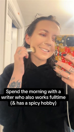 Before & after work as a writer who works fulltime, and tries to maintain a life ✨🖤 (First voiceover) #booktok #writertok #fantasybook #spicetok #masktok