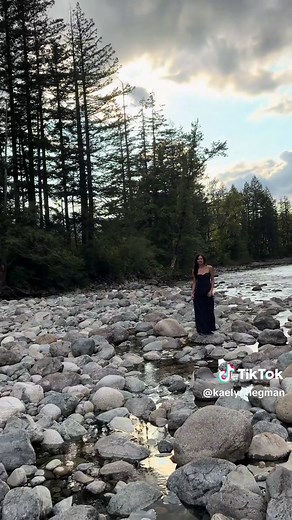 Senior Pictures Behind the Scenes | Senior Photo Session Ideas