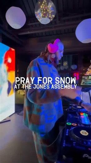 The Jones Assembly on Instagram: "Pray for Snow TONIGHT with @djlitebrite93 🪩❄️ ⏰ Starts at 10PM 🎟️ NO LIFT TICKET REQUIRED 🥂21+ only 🎿 Ski attire encouraged Ski you there ⛷️"