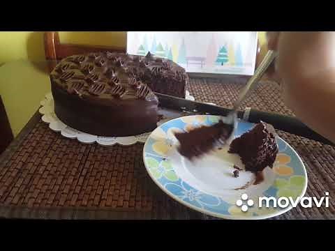 Food Review: Contis Moist Chocolate Cake Mini