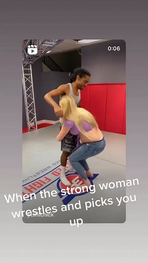 When the strong woman wrestles and picks you up #wrestling #lifting #strongwomen #strongwoman