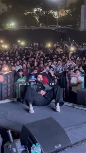 Parmish Verma ❤️❤️❤️ Enjoying Shera Teaser In Live Show ♥️ With Fans #parmishverma #viral #shorts