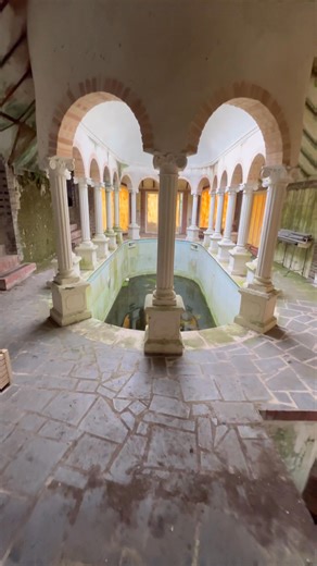 Verlassener Pool 🏊 #schwimmbad #pool #swimming #Schwimmen #lostplaces #lostplacesgermany #abandoned #AbandonedPlaces #urbex #fblifestyle #lost | Losthistorie