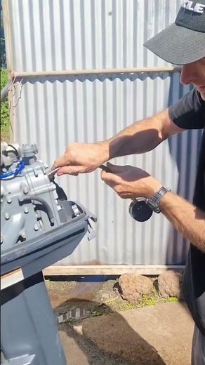 how to do a compression test on an outboard motor #2stroke #Yamaha #outboard #hp