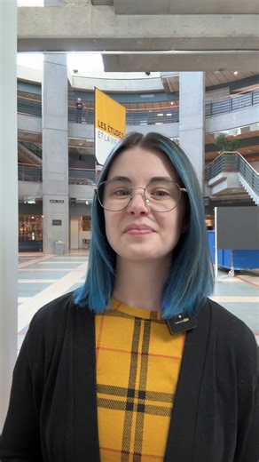 Choisir l’Université Laval, c’est aussi se poser les bonnes questions. Lors des Portes ouvertes, certaines reviennent chaque année, et on comprend pourquoi! 😉 📹 Dans cette vidéo, on répond à 3 des questions les plus posées par les futurs étudiants et étudiantes. Vous souhaitez découvrir les autres? Lisez l'article: https://nouvelles.ulaval.ca/2026/02/05/portes-ouvertes-reponses-a-huit-questions-frequentes-133d22f6-d438-4c3f-9a98-7c3fea00a82d | Université Laval