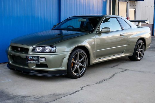 Venden este flamante Nissan Skyline GT-R (R34) con apenas 300 kilómetros