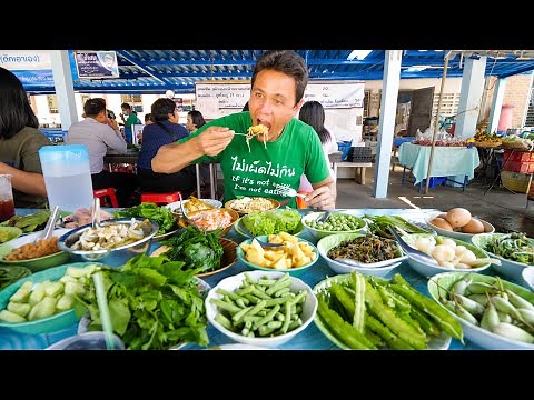 24 Toppings Buffet - EPIC CURRY NOODLES - Amazing Street Food in Asia!