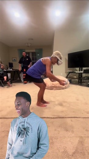 Using VR for the first time 😂 #dbryanz #relatable #funny #comedy