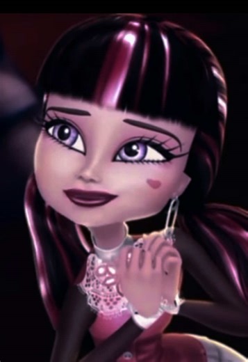 Draculaura then vs now #goviral #draculaura #fypシ #huntereyes #monsterhigh