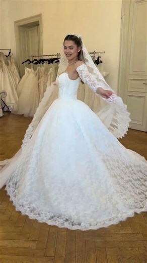 Which wedding dress would you choose? #laceweddingdresses #rochiidemireasa #weddingdressinspo