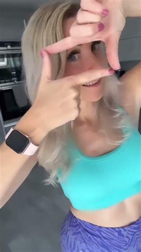 Who knew a simple breakfast swap could ✨literally✨ change my whole day?! 😲💥 For years I thought