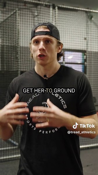 Tread Performance Coach Turner Givens gives some insight to Remote Tread Athlete Genevieve Beacom about rotating diagonally down through the lead leg. 🧠🔥