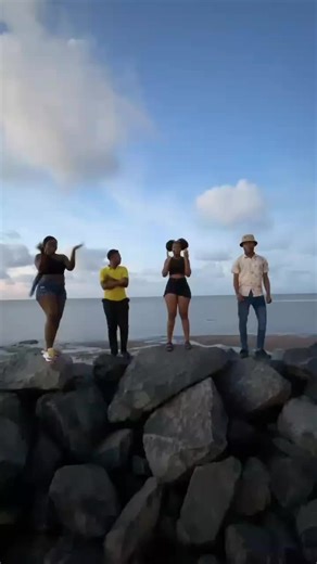 Hilarious Moment of Almost Falling While Waiting to Pee