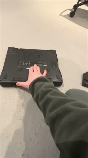 I miss when old laptops were this easy to upgrade #laptops#dell#90s#floppydisk#modular#replaceable