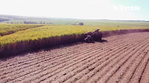 PRECISÃO Com CenterPoint® RTX a precisão é de até 2,5 cm. Na prática, significa mais produtividade, abrangência de toda área disponível e otimização do tempo. E o melhor: Você recomeça exatamente de onde parou! Sem deslocamento de linha! Faça o teste, entre em contato com a revenda mais próxima e garanta 30 dias grátis! Você vai ver como o CenterPoint® RTX vai ate ajudar a aumentar a produtividade! Trimble. É mais fácil produzir com precisão! #Trimble #Agro #Agriculturadeprecisão #Sinais #Center