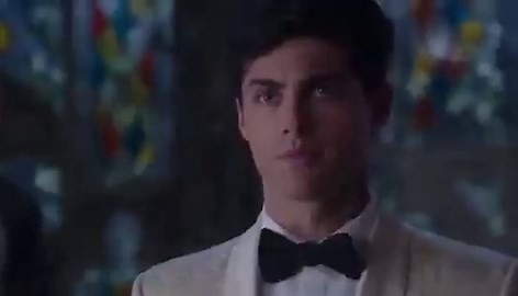 can’t believe it’s been 10 years since this iconic scene and since these two kissed for the first time and alec finally took control of his own life!! malec you will always be famous ♡