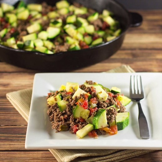 An easy zucchini and ground beef skillet meal that's easily made within 30 minutes! Full Recipe: http://lowcarbyum.com/mexican-zucchini-and-beef/ | Low Carb Yum