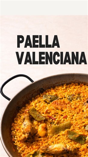 Pelayo Ruiz on Instagram: "PAELLA VALENCIANA 🇪🇸🥘 È una ricetta molto tecnica, che richiede pratica (tantissimi in Spagna non sanno farla) dipende dal tipo di riso, dal contenitore o dal fuoco che usi, dovrai fare le tue regolazioni. Comunque il riso deve essere come la vostra pasta “al dente”. Se vedi che lo preferisci più cotto, aggiunge 60gr d’acqua in più. È un piatto che lascerà tutti a bocca aperta, prometto 🙌. Ah, io non sono valenciano, sono andaluso 😊, ma ho imparato dai consigli d’