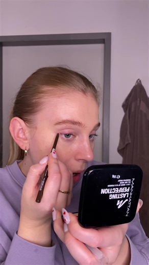 Trendy Make-up Tutorials by Manhattan Cosmetic