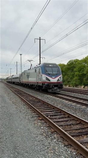 Track geometry inspection train! #amtrak #railfan #railfanning #railroad #railroadlife
