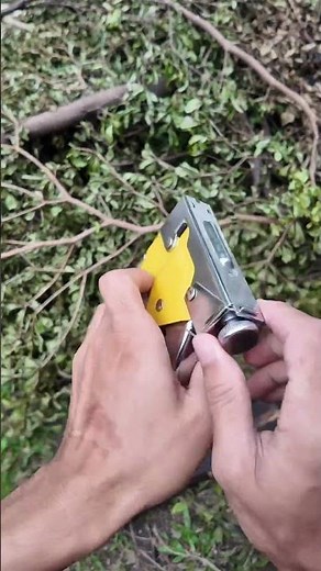 Quick & Easy Way to Use a Manual Staple Gun