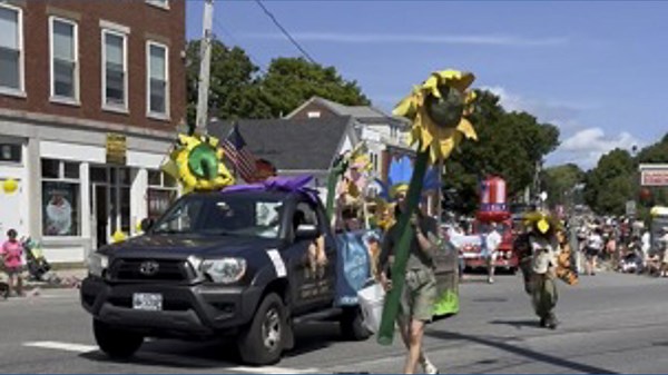 Thousands gather in Rockland for the Big Parade at the Maine Lobster Festival