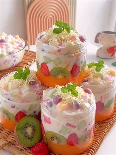 Salad Buah Creamy dan Cheesy untuk Ramadan