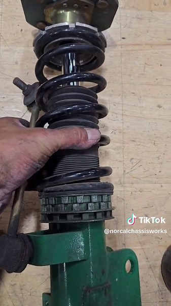 What is spring preload, I explain it the simple way. #suspensiontuning #suspensionshop #norcalchassisworks